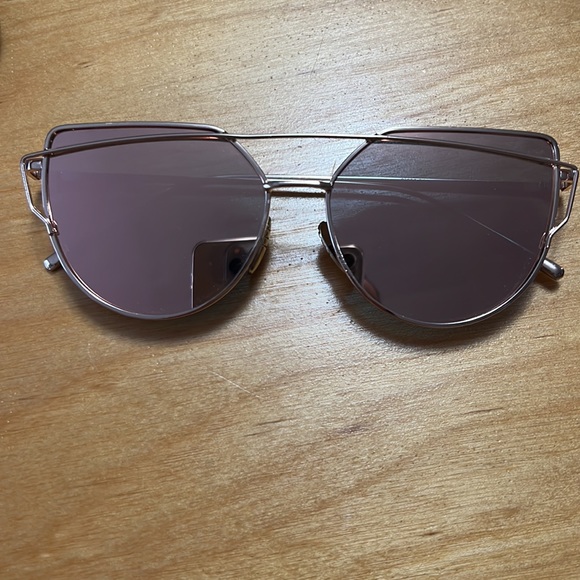 SALE Rose Gold Sunglasses - Picture 2 of 5